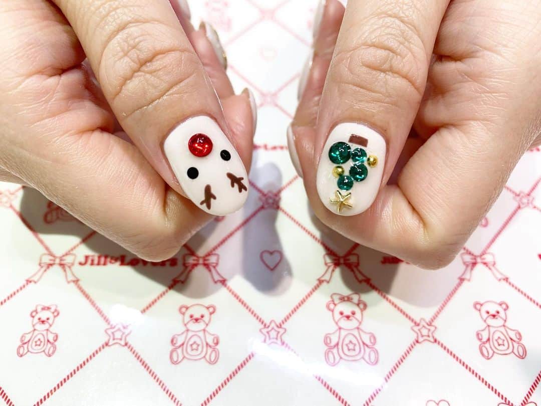 mamijinguのインスタグラム：「🎄  #jillandlovers #nail #nailart #paragel #gelneil#gel #ネイル #ネイルアート #me #look #love #かわいい」