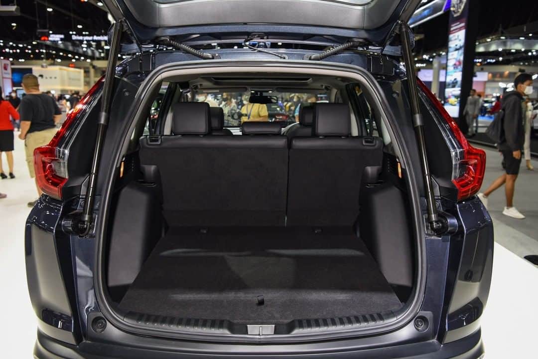 EnjoyHondaThailandさんのインスタグラム写真 - (EnjoyHondaThailandInstagram)「New Honda CR-V ยนตรกรรมพรีเมียมเอสยูวี เครื่องยนต์เบนซิน รุ่น 2.4 ES 4WD 5 ที่นั่ง สีใหม่ สีน้ำเงินคอสมิก (เมทัลลิก)  สัมผัสได้ในงาน Motor Expo 2020 ที่บูท Honda (A14) อาคารชาเลนเจอร์ ฮอลล์ 2 อิมแพ็ค เมืองทองธานี ตั้งแต่วันที่ 2 – 13 ธ.ค. 63 หรือที่โชว์รูมฮอนด้าทั่วประเทศ  #HondaThailand #MotorExpoThailand #NewHondaCRV #WeSeeWeAre」12月6日 14時00分 - hondathailand
