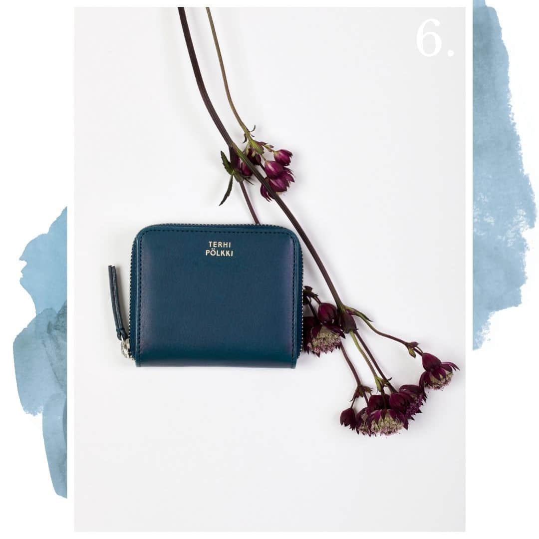 テーリポルキのインスタグラム：「ADVENT CALENDAR #6 Happy Independence day Finland 🇫🇮⠀⠀⠀⠀⠀⠀⠀⠀⠀ ⠀⠀⠀ The giveaway has ended and the winner contacted, thank you for participating! GIVEAWAY: Win our Sonya wallet 🤍💙🤍 ⠀⠀⠀⠀⠀⠀⠀⠀⠀ How to participate:⠀⠀⠀⠀⠀⠀⠀⠀⠀ 1. Follow us @terhipolkkishoes ⠀⠀⠀⠀⠀⠀⠀⠀⠀ 2. Comment the photo and tell us your Independence day greetings.⠀⠀⠀⠀⠀⠀⠀⠀⠀ ⠀⠀⠀⠀⠀⠀⠀⠀⠀ You have time to participate today 6.12. until 23.59. We will choose a winner at random on Monday 7.12. and contact the winner via DM. This giveaway is in no way associated with Instagram.⠀⠀⠀⠀⠀⠀⠀⠀⠀ ⠀⠀⠀⠀⠀⠀⠀⠀⠀ #TERHIPÖLKKI #terhipölkkistore #finnishdesign #sustainable #footwear #christmas #calendar #christmascalendar #giveaway」