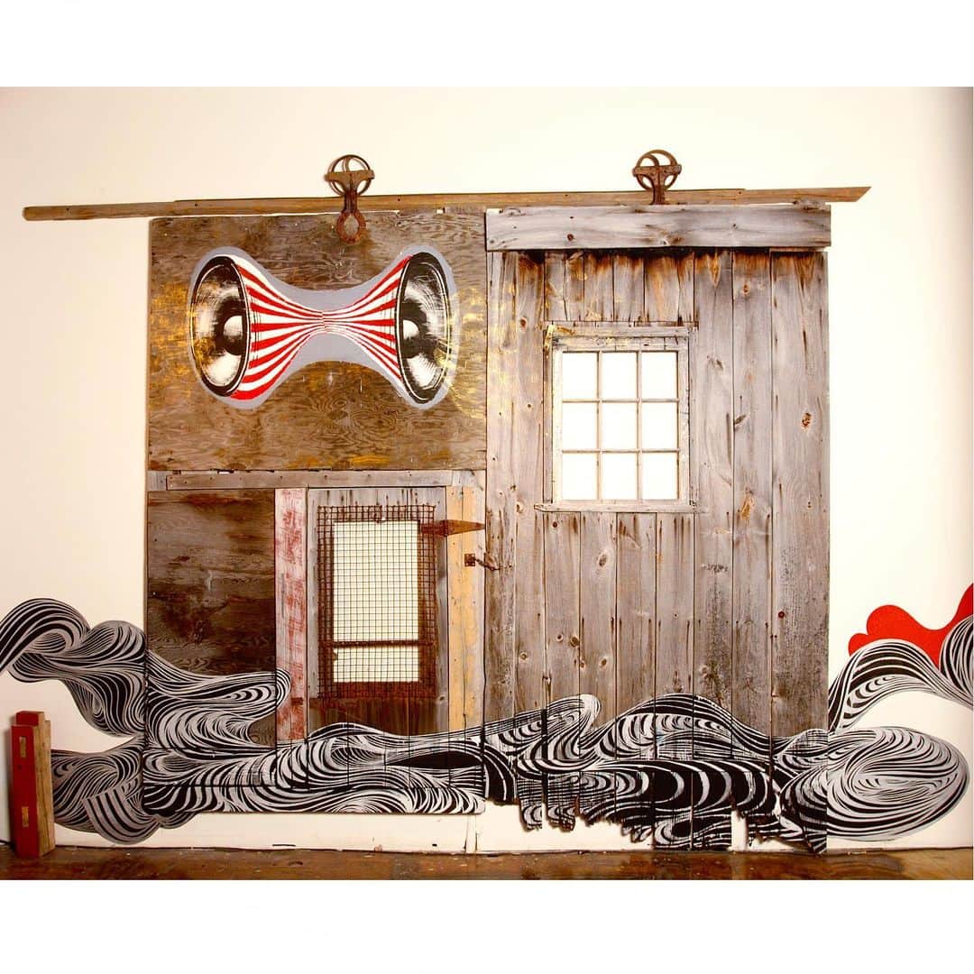 下條ユリさんのインスタグラム写真 - (下條ユリInstagram)「MORE *rare* fun memorabilia from our super collaboration. Insane team work + 150 years old barn + 22 feet of abandoned boat + 36 gallons of paints + 50 gallon steel drums = 240 hours of labor of love   “salvage + assemble”  4 Barnstormers at Space Gallery Portland, Maine (2006)  @space538   Nice documentary film on bio link 🤍👆🏼  #TheBarnstormers  #SpaceGallery #Portland #Maine  #OldBoat #OldBarn  #DavidEllis #ChuckWebster #MikeHouston #YuriShimojo」12月6日 14時43分 - yurishimojo