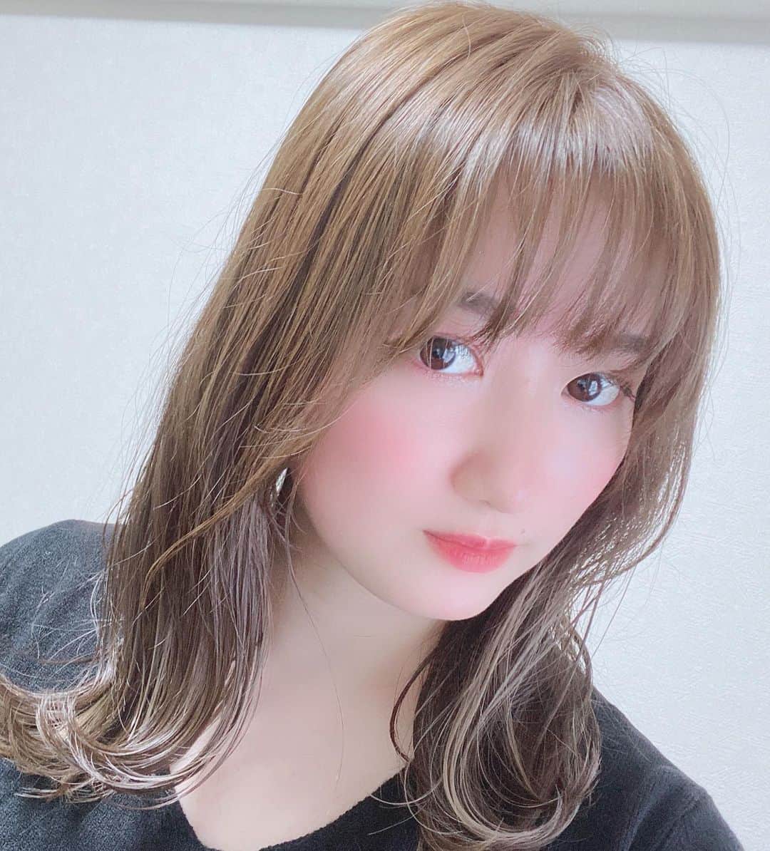 西平風香さんのインスタグラム写真 - (西平風香Instagram)「髪色明るくしてもらた♡こんなに明るいの初めてだ！可愛い😍可愛い😍可愛いだろう😍？笑 髪も巻き巻きしてもらって、さらに可愛いだろう😍？ うふふ。」12月6日 15時20分 - fuukanishihira