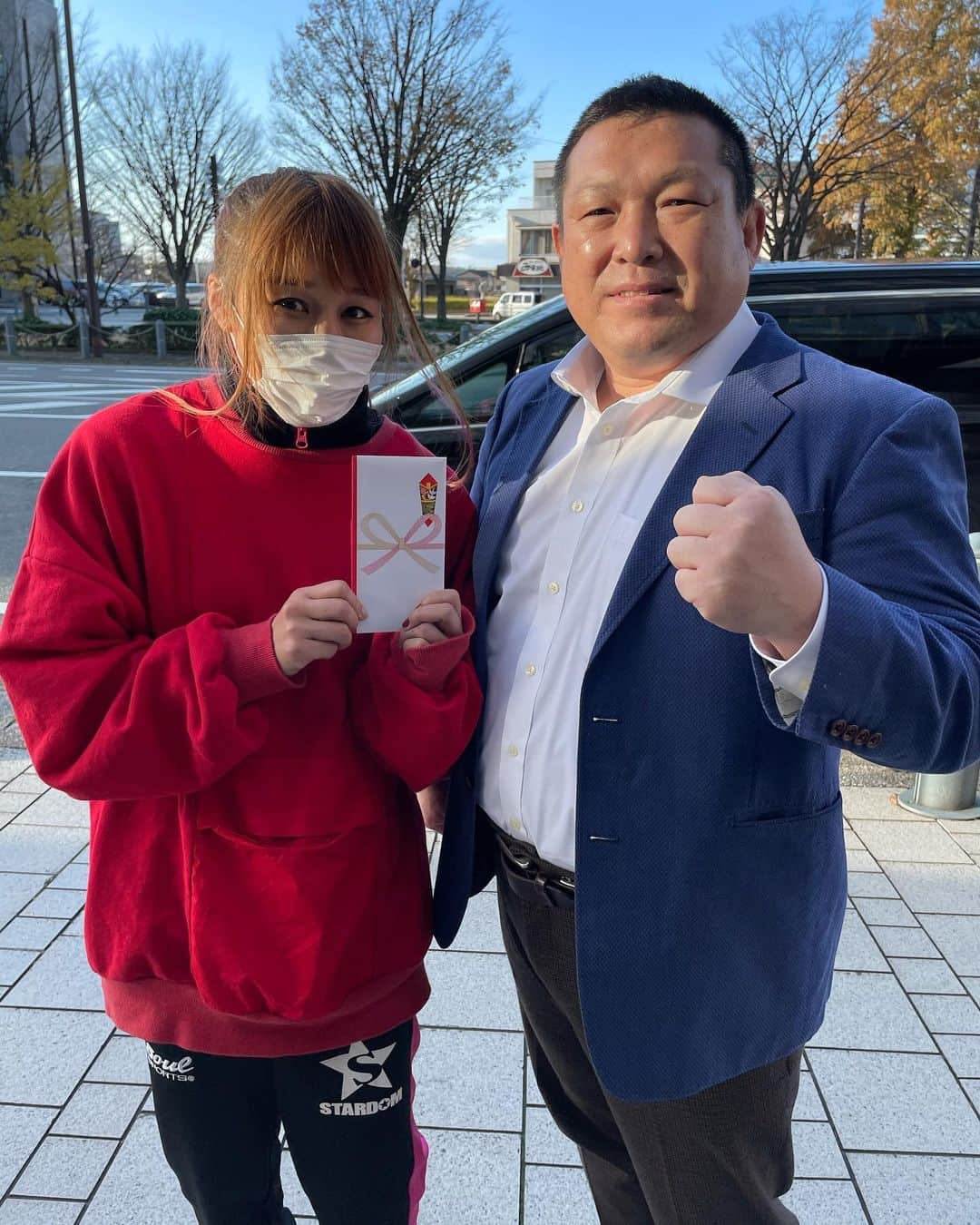 のインスタグラム：「富山大会ありがとうございました😊  応援してくれた方  マラミン　サラマポ(^^)⭐️  そして小路晃さんが来てくれました✨久しぶりにお会いできて本当に嬉しかったです！！  小路さんにはハッスルの時、格闘技やフィジカルの部分を教えていただいていた尊敬する先生です🤩  #stardom #富山　#prowrestling」