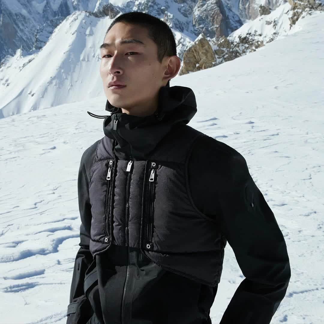 エルエヌシーシーのインスタグラム：「6 MONCLER 1017 ALYX 9SM sees 1017 ALYX 9SM’s defining cuts, taped tailoring, laser-cut details, seamless sonic bonding and concise colour palette meet Moncler’s outdoors spirit. It’s a partnership centred on technical innovation and responsible fabrication. Shop the collaboration online now. @alyxstudio @moncler」