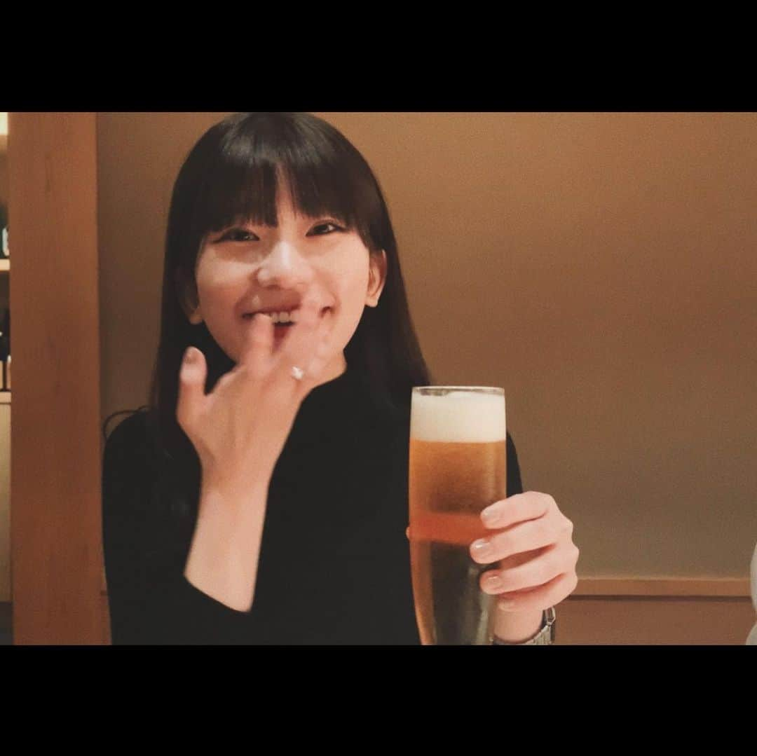 manaka（福本まなか）さんのインスタグラム写真 - (manaka（福本まなか）Instagram)「ㅤㅤ 20歳になりました☺️ ポンコツな私ですが、穏やかで逞しい 自分が素敵だなと思う大人に近づけるよう 日々楽しんで歳を重ねていきたいです。  はじめてのビール…  飲めたーっ！！！」12月6日 16時26分 - knm.a0