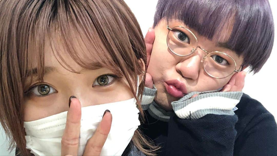 コバにゃんさんのインスタグラム写真 - (コバにゃんInstagram)「恵比寿　grow✂︎  ヘアカラーメンテナンス✨  ここちゃんと一緒に行ったよ❤️  専属美容師 @pomu_ioi さんに染めていただきました😊  遅くまでありがとう！  ヘアカラーモデル、カットモデル、エクステモデル募集してます！  興味ある方は @pomu_ioi に直接DMどうぞ！  #ヘアカラー #ヘアカラートレンド #ピンクパープル #パープルカラー  ＃美容師#美容室 #美容学生と繋がりたい #恵比寿 #grow #カラーモデル募集 #カットモデル募集」12月6日 16時38分 - kobanyan_official