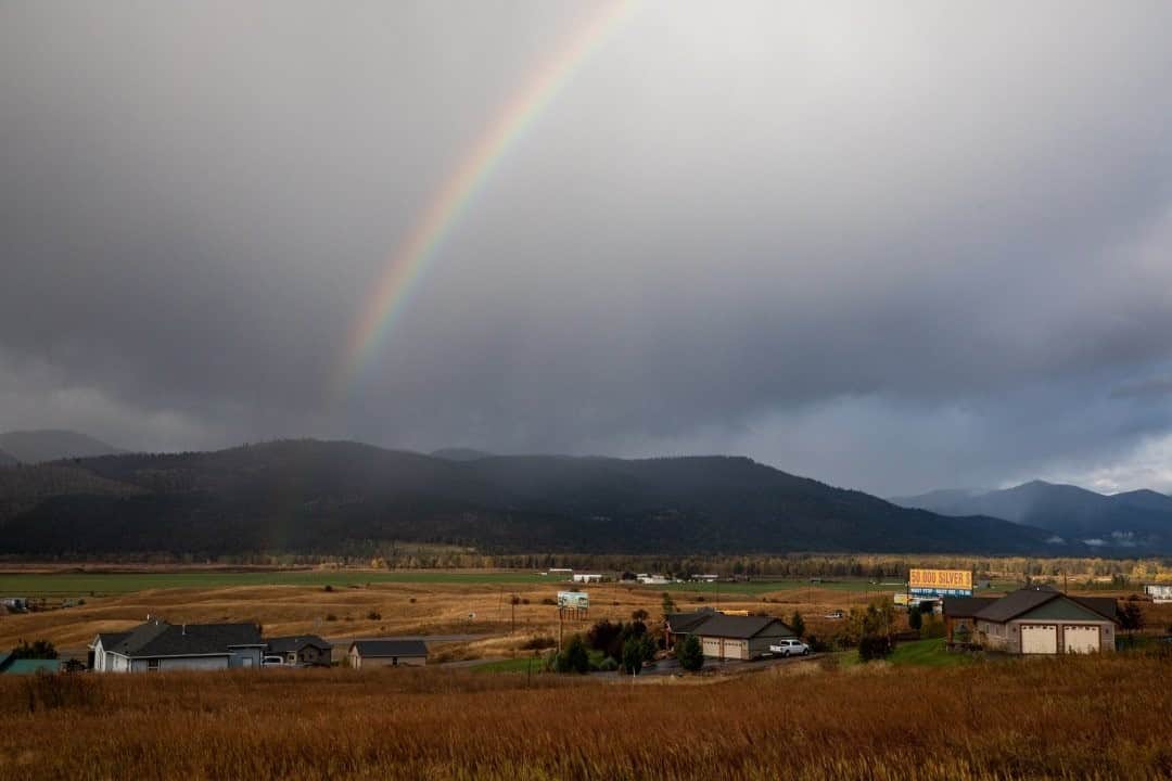 ナショナルジオグラフィックさんのインスタグラム写真 - (ナショナルジオグラフィックInstagram)「Photo by @sarahyltonphoto / After a morning of heavy rain, a rainbow emerges over Frenchtown, Montana, a small town a few miles outside Missoula. For more stories, follow me @sarahyltonphoto. #Montana #rainbow #Missoula」12月6日 16時39分 - natgeo