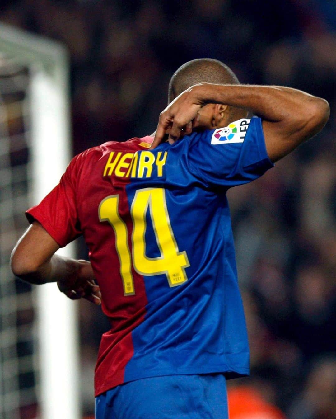 LFPさんのインスタグラム写真 - (LFPInstagram)「🎩🇫🇷✨ 'MONSIEUR' @thierryhenry!  ⚽️⚽️⚽️🔙 #OnThisDay in 2008, he scored a HAT-TRICK at the Camp Nou for @fcbarcelona.  🎩🇫🇷✨ ¡'MONSIEUR' #Henry!  ⚽️⚽️⚽️🔙 #TalDíaComoHoy en 2008, marcó un HAT-TRICK en el Camp Nou con el #Barça.  #LaLiga #LaLigaSantander #Football #YouHaveToLiveIt #HayQueVivirla」12月6日 16時58分 - laliga