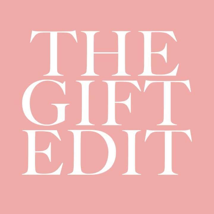 ミーガンパークのインスタグラム：「Christmas is just around the corner! And after a year like no other, why not find your special someone that special something. For some gifting inspiration for all budgets and tastes, head to our online gift guide via the link in our bio. x」