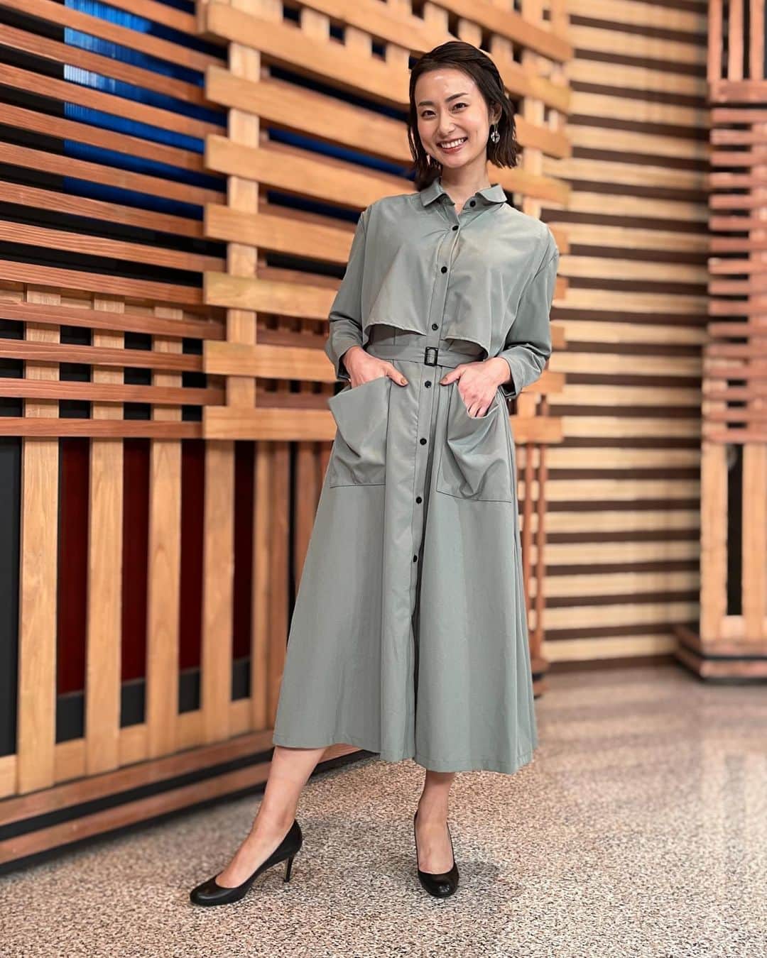 本間智恵さんのインスタグラム写真 - (本間智恵Instagram)「﻿ ﻿ 初のインスタライブ、楽しかったー！﻿ ご覧いただいた方ありがとうございました☺️﻿ ﻿ そしてこのあと18:00からのBS朝日「激論！クロスファイア」は…﻿ 菅政権として初めての臨時国会の総括や、新型コロナウイルスの感染再拡大の中で政治に出来ること、さらに安倍前総理の「桜を見る会」の前夜祭をめぐる疑惑などについて議論します！﻿ ﻿ MC﻿ 田原総一朗、本間智恵﻿ ゲスト﻿ 片山さつき　自由民主党総務会長代理﻿ 長妻昭　立憲民主党代表代行﻿ (敬称略)﻿ ﻿ #ootd﻿ #Dress ... #PREFERIR﻿ #Earing ... #OSEWAYA﻿ ﻿ ポケットがかわいい、トレンチコートみたいなワンピースでした！﻿ ﻿ #テレビ朝日 #アナウンサー #本間智恵 #激論クロスファイア #gekiron #BS朝日 #衣装 #アナウンサー衣装 #トレンチコート風ワンピース #冬コーデ」12月6日 17時11分 - chiehonma