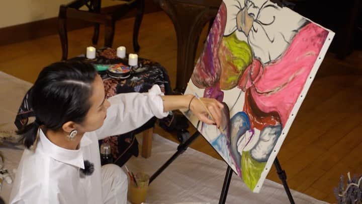 滴草由実のインスタグラム：「Art With Me.  ペイント中は無になって夢中になって彩ってゆき、 サウンドと筆の音だけに包まれた。  素敵な時間を過ごせたことに本当に感謝です✨  #artwithme #artwork  #live #painting #配信中風景」