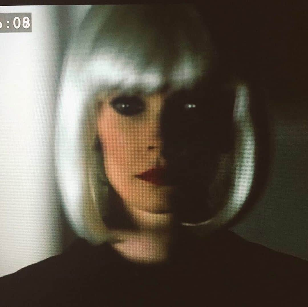 ビッツィー・トゥロックさんのインスタグラム写真 - (ビッツィー・トゥロックInstagram)「Eve’s wigs appreciation post. #grimm 🥰」12月7日 3時30分 - bitsietulloch