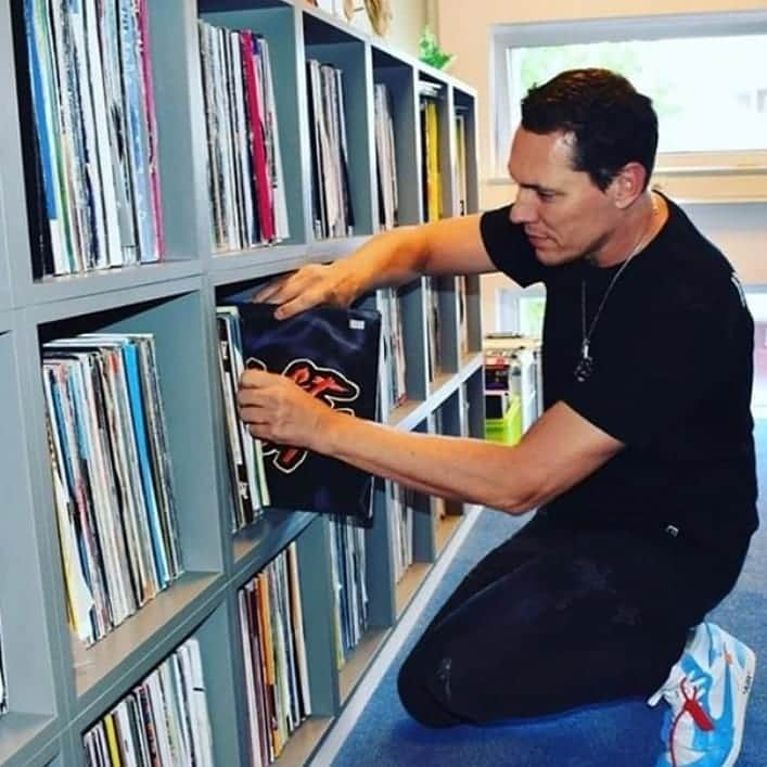 Spinnin' Recordsさんのインスタグラム写真 - (Spinnin' RecordsInstagram)「Which record have you played non-stop this year? @tiesto ​ ​#Tiesto #SpinninRecords」12月7日 3時33分 - spinninrecords