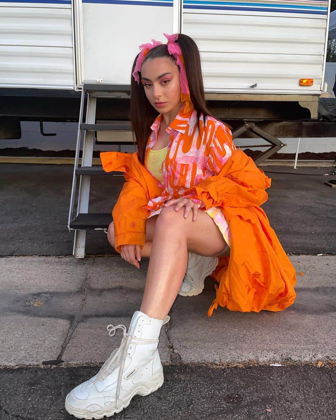 チャーリー・エックス・シー・エックスさんのインスタグラム写真 - (チャーリー・エックス・シー・エックスInstagram)「💖✨🐶💛 it’s charli bb 💛🐶✨💖 ✨✨✨✨ummm i killed this look... didn’t i? ✨✨✨」12月7日 3時43分 - charli_xcx