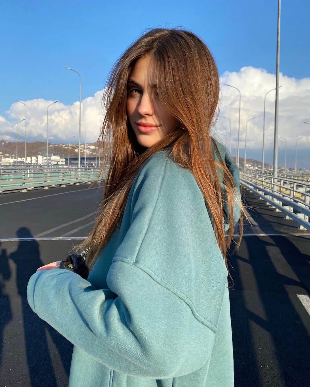 Maria Tarabanskayaのインスタグラム：「Любовь передаётся взглядом 🤍」
