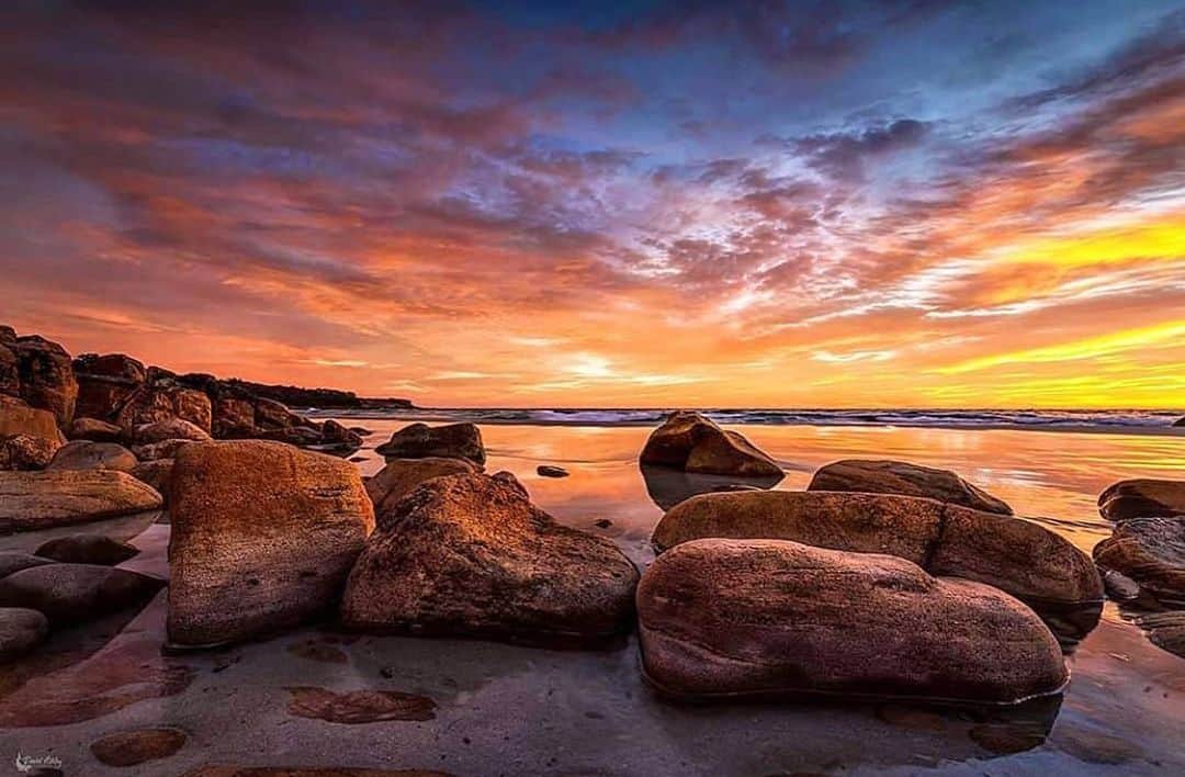 のインスタグラム：「Amazing colours on the Australian coast by @davidashleyphotos and @igersaustraliaofficial 😍🙌🏻📸🧡💛 #igersaustralia #igersaustraliaofficial #igers」