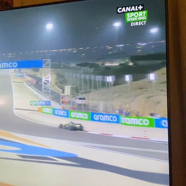 ジャン＝エリック・ベルニュのインスタグラム：「WHAT A RACE!!!! Huge congrats @schecoperez !!! If this man doesn’t have a drive next year then I don’t understand anything. Bravo @estebanocon pour un premier podium en F1! And so gutted for Russell... I’d love to hear the discussions there is for next season」