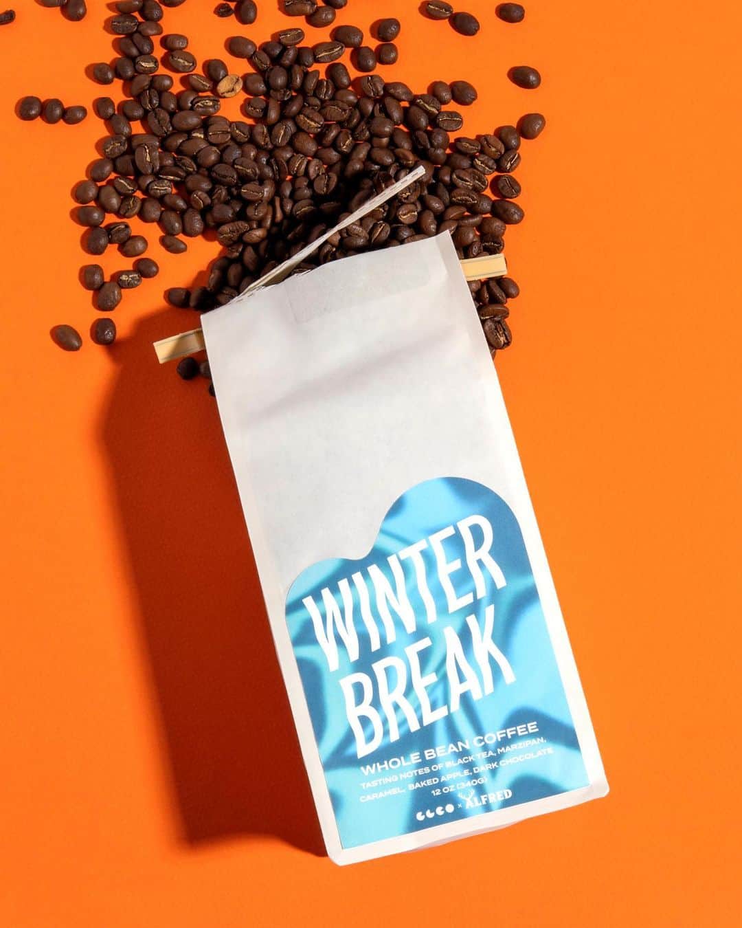 ジーエルシーオーのインスタグラム：「But first, GLCO X @Alfred Coffee. We've partnered up with LA's coolest coffee brand to create an exclusive whole bean roast perfect for the holidays. Peep our stories to learn more and shop now. #CoolBeans」