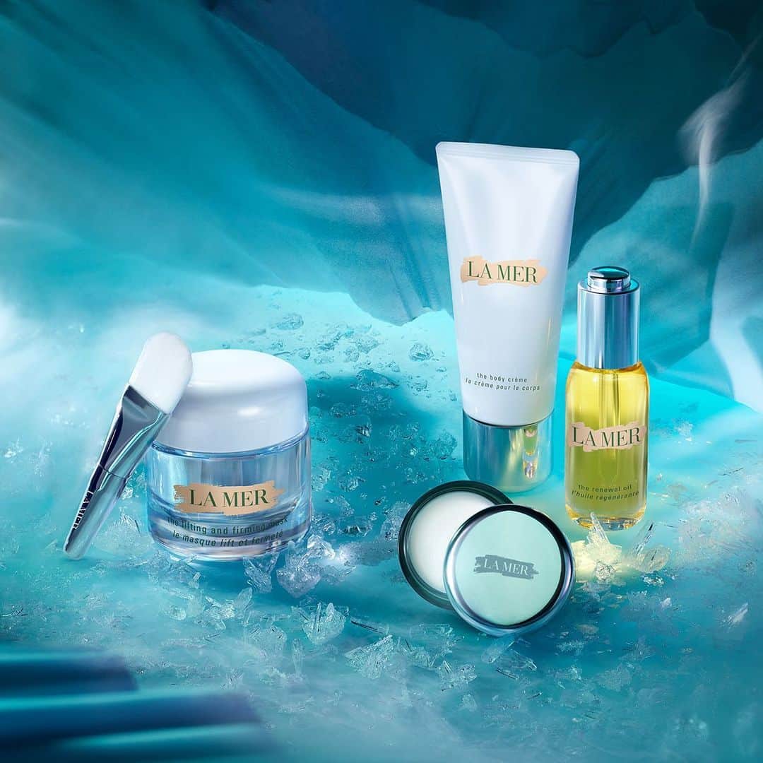 ドゥラメールのインスタグラム：「All about La Mer. All about me. Treat yourself to a luxe little something and thank yourself later.」