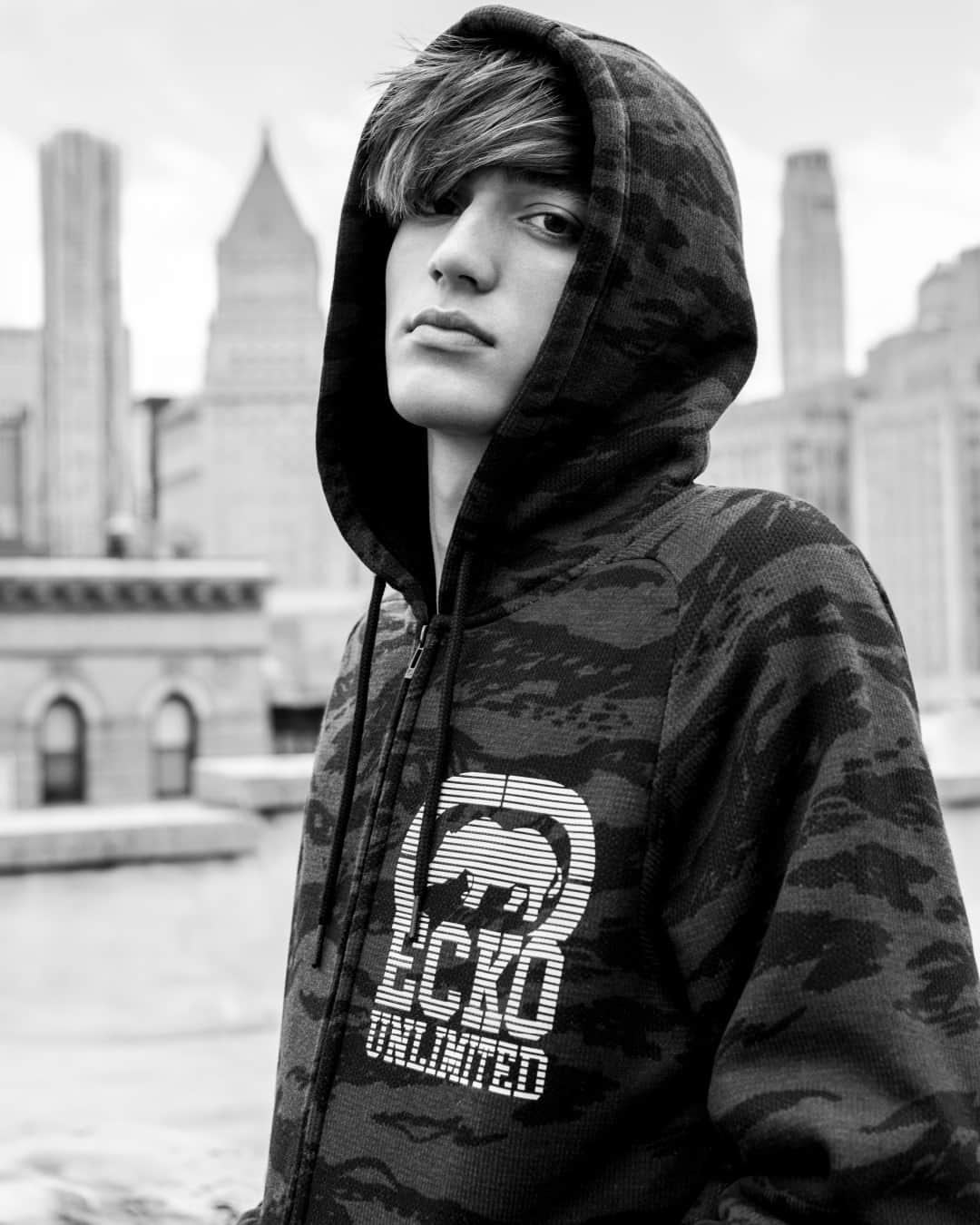 エコーレッドのインスタグラム：「Hoodie Season」
