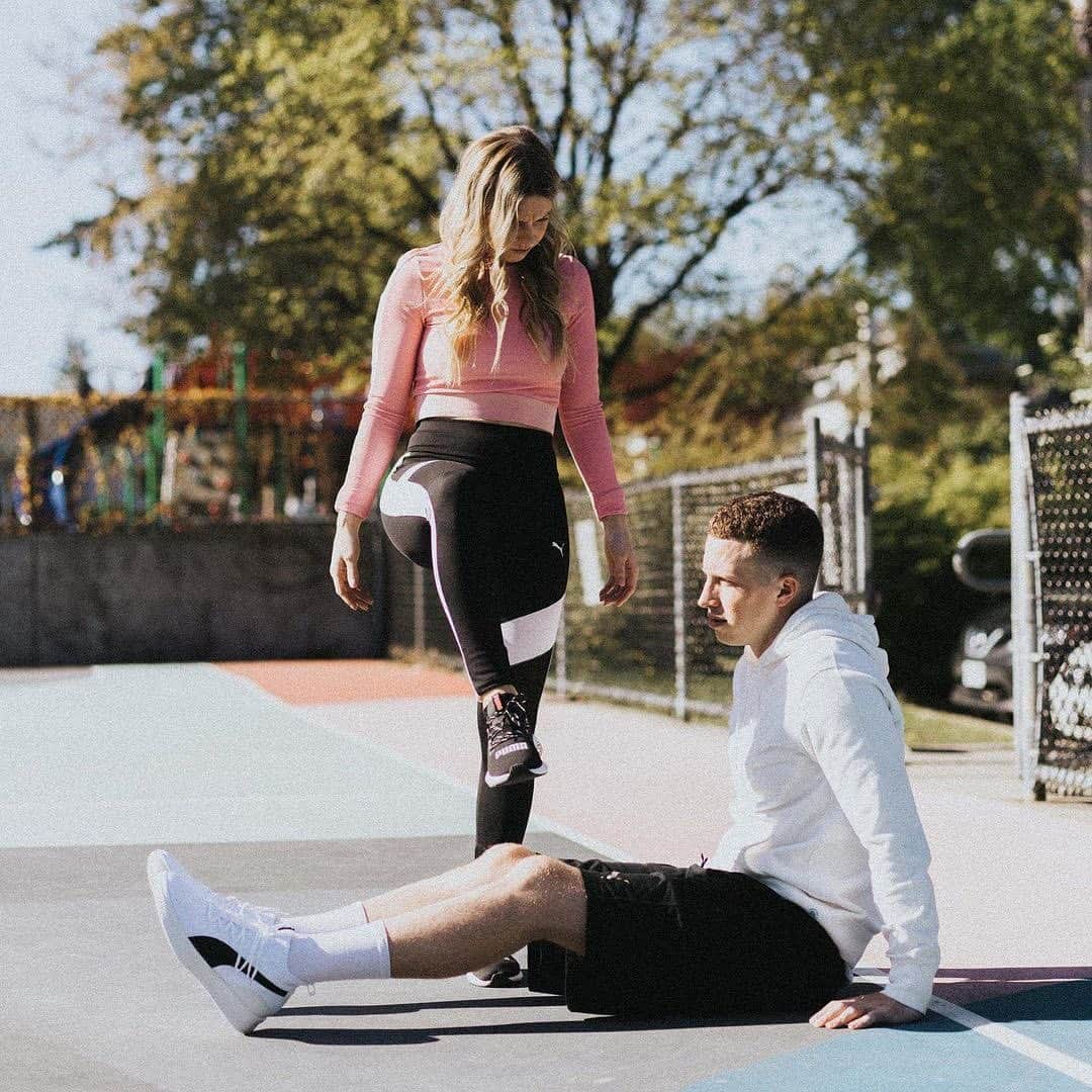 スポーツセンターさんのインスタグラム写真 - (スポーツセンターInstagram)「When this couple recreated iconic NBA moments for their engagement photos 😂🔥 (via @thomas.bullock, @rowshow, @zoetisshaw)」12月7日 4時35分 - sportscenter