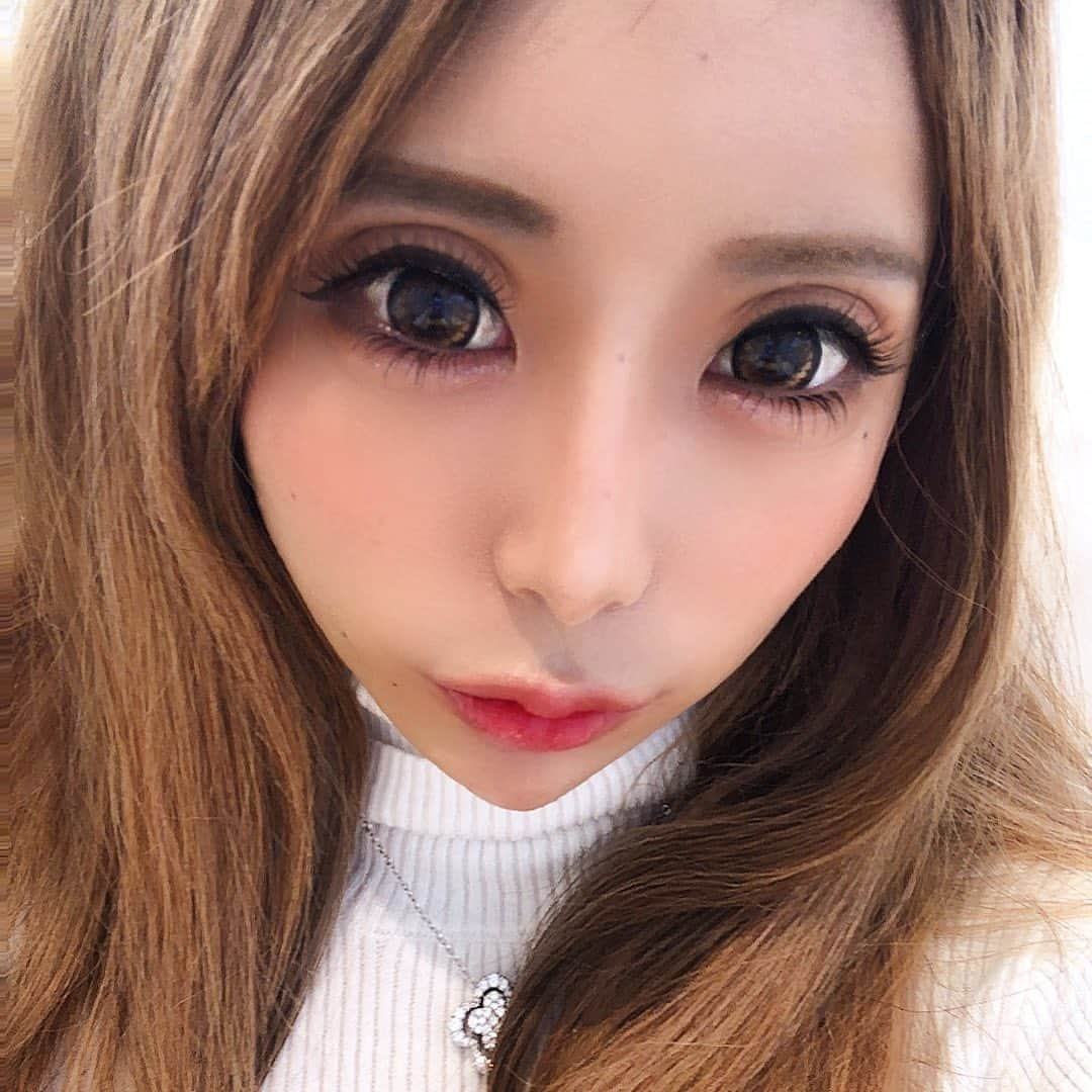 朝比奈りえさんのインスタグラム写真 - (朝比奈りえInstagram)「下だけマツエク派  まんまるな目になるように お姉さんにお願いしてるよ  かわちー(⑉︎• •⑉︎)♡︎  #休日の過ごし方  ＃マツエク #まんまるおめめ #ほんとはグラマラス切開したい #ダウンタイムあるから我慢 ＃マツエクだけで ＃垂れ目にしてください #お姉さんにお願いしてます #いつもありがとうございます #可愛い」12月6日 19時40分 - lie8862