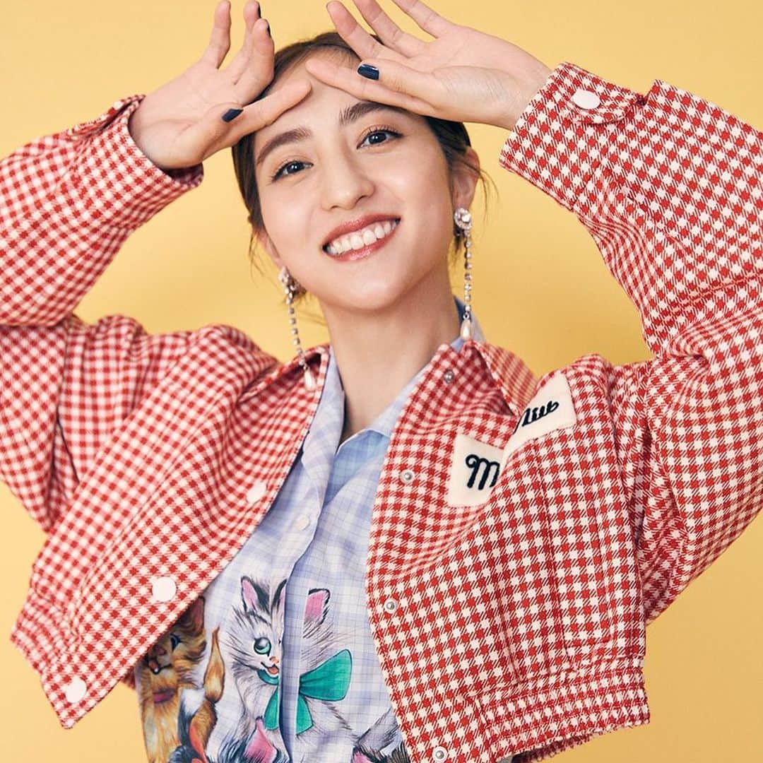 のインスタグラム：「@voguegirljapan  "笑顔"についてインタビューでお話してます😊💗」