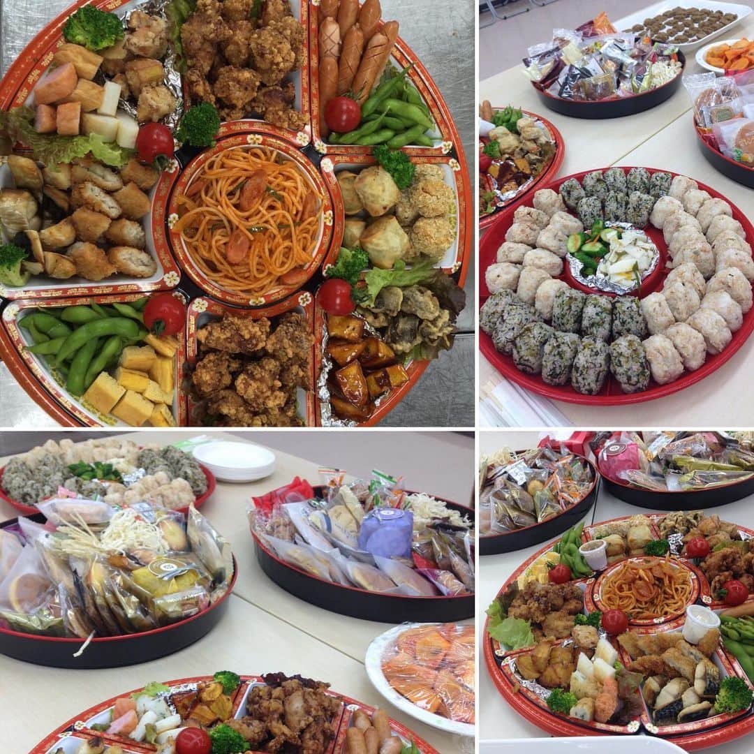 のインスタグラム：「家族でバーベキュー 沢山のおにぎりに 肉、肉、肉🥓  私はひろは島の牡蠣に チーズケーキに ロールケーキ  いい天気で外が 気持ちいい一日でしたね  オンラインサロンも 後二人で満員御礼 ありがとう御座います  愛しとーとでのオフ会が 出来る日を楽しみに 皆様とライブ配信で 学び合ってます  ダイエットは 明日からと孫達から 聞こえた一日でした  オンラインサロンは インスタのプロフィールの リンクから 参加していただけます ぜひ参加してみてくださいね  そしてYouTubeチャンネル はっちゃんアカデミー 本日の夜9時から 新しい動画をアップします  父からの学びや 天風先生からの学び たくさんの学びを アップしてます ぜひご覧下さいね  はっちゃんアカデミーは インスタのプロフィールの リンクから ご覧いただけます^_^  #バーベキュー #牡蠣 #肉 #家族  #おにぎり #ウインナー  #チーズ  #鉢盛り  #ケーキ  #チーズケーキ #イチゴケーキ #マロンケーキ #チョコレートケーキ  #オンラインサロン #後二人 #ユーチューバー #はっちゃんアカデミー #youtuber好きな人と繋がりたい #チャンネル登録 #ユーチューブ #経営者 #オンラインサロン #aishitoto #fun #fashion #tv #smile #YouTube #youtuber」