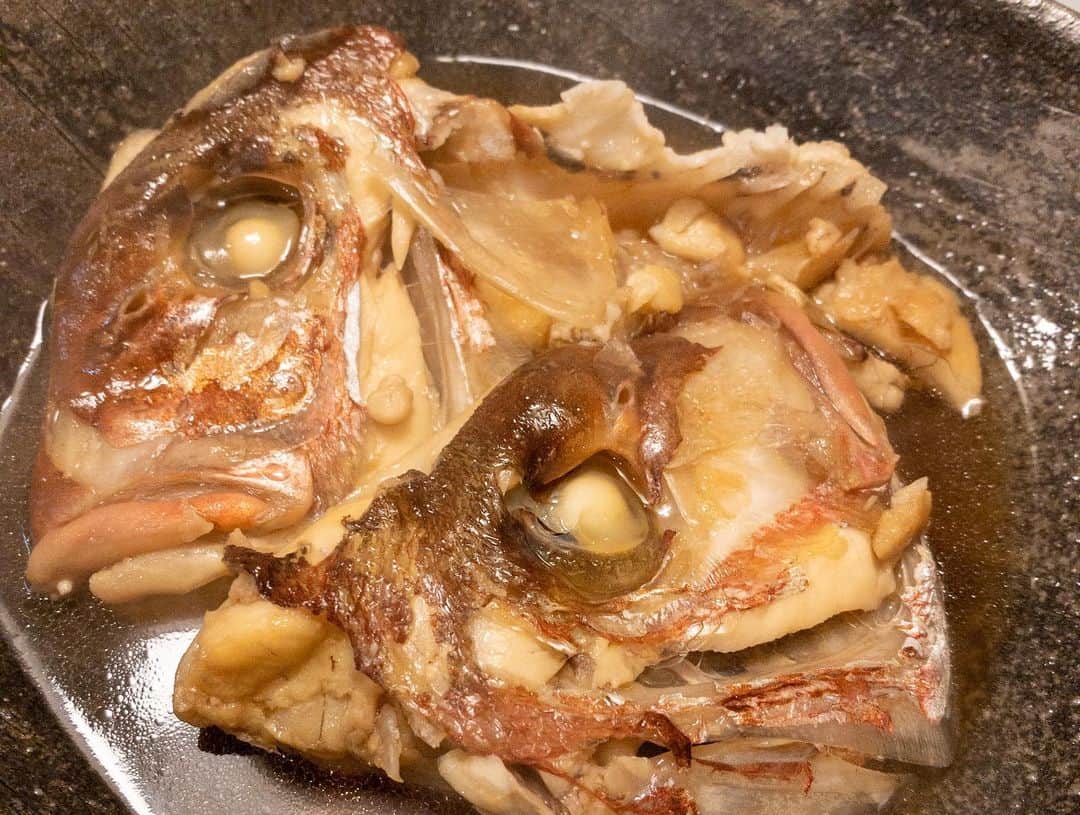 浅越しのぶさんのインスタグラム写真 - (浅越しのぶInstagram)「鯛のフルコースでした(^^) パパの会心の一匹！ラスト30分で釣れたらしいです。おかげて天然の鯛を美味しくいただきました！ #船釣り#鯛釣り#フルコース#鯛のカルパッチョ#鯛のバター焼き#鯛のお刺身#鯛の煮付け#鯛の塩焼き#鯛のあら汁#鯛めし#テニス」12月6日 20時02分 - shinobu_asagoe_official