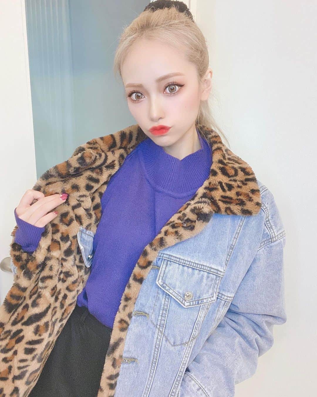 前川琳菜（りなち）さんのインスタグラム写真 - (前川琳菜（りなち）Instagram)「✩‧₊˚ . . 毎日寒い日が続くねぇ⛄️ . ( @pinkdonuts_official )のアウター あったかくて可愛くてお気に入り🥰🥰🥰 . リバーシブルだからレオパード柄の方を 表でも着れちゃう最強🤟🐆❤️ . .  #코디 #코디스타그램 #옷 #스타일링 #패션 #패션스타그램 #옷스타그램 #데일리록 #데일리룩코디 #멋스타그램 #오오티디 #아웃핏 #me #japangirl #girl #fashion #outfit #coordinate #style #code #instafashion #コーデ #コーディネート #ファッション #りなちcode #pinkdonuts」12月6日 20時02分 - rina__maekawa