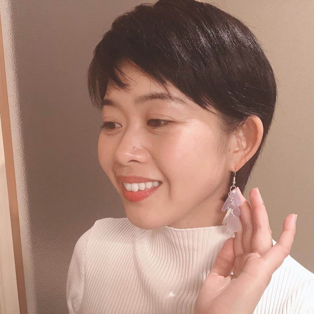 のインスタグラム：「祝セカンドピアス卒業で ずっとつけたかったボルサリーノの山田さんの作ったピアスを付けてみました！  #ボルサリーノの山田さん #ピアス #YouTube #youtubechannel」