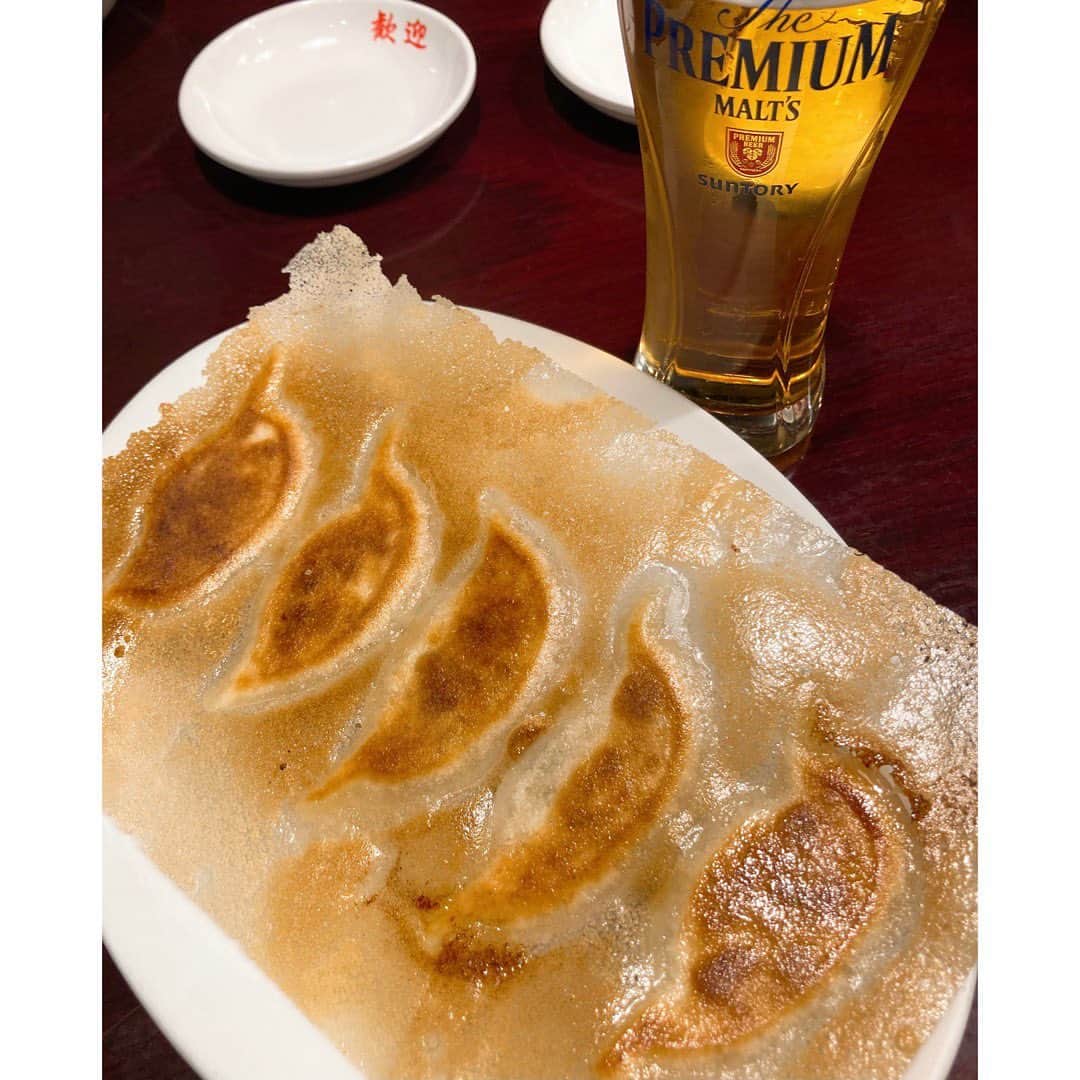 のインスタグラム：「🍒﻿ ﻿ 【町中華で飲ろうぜ】﻿ ﻿ 最近ハマっているテレビ番組。﻿ 影響されて、町中華食べに行っちゃったよ。﻿ 中華料理って分かりやすくおいしくって大好き。﻿ ﻿ ﻿ #町中華で飲ろうぜ ﻿ #町中華﻿ #餃子﻿ #茄子﻿ #豆苗﻿ #中華が食べたくなる魔法をかける」