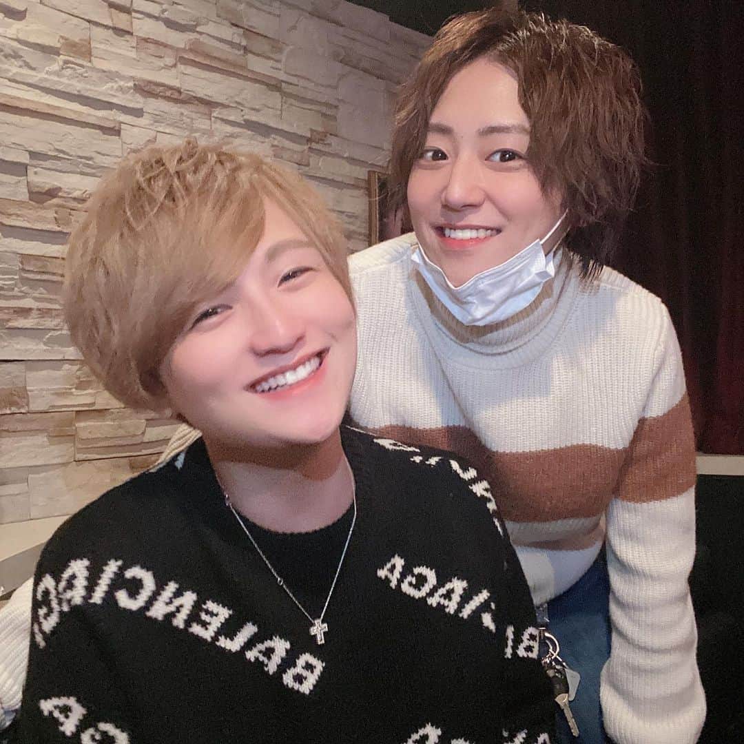 のインスタグラム：「珍しくオーナーと✌️✨」