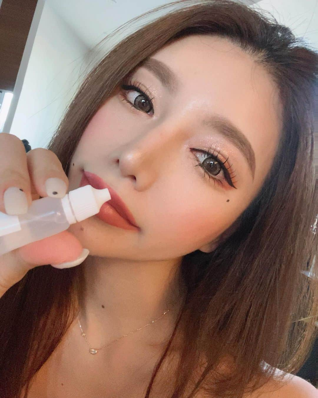 皇咲あゆさんのインスタグラム写真 - (皇咲あゆInstagram)「オレンジメイク🍊🧡 ． ． お肌の調子、絶好調💗 ． #makeup#orangemake#cliomakeup#美容液」12月6日 20時21分 - sally.0970