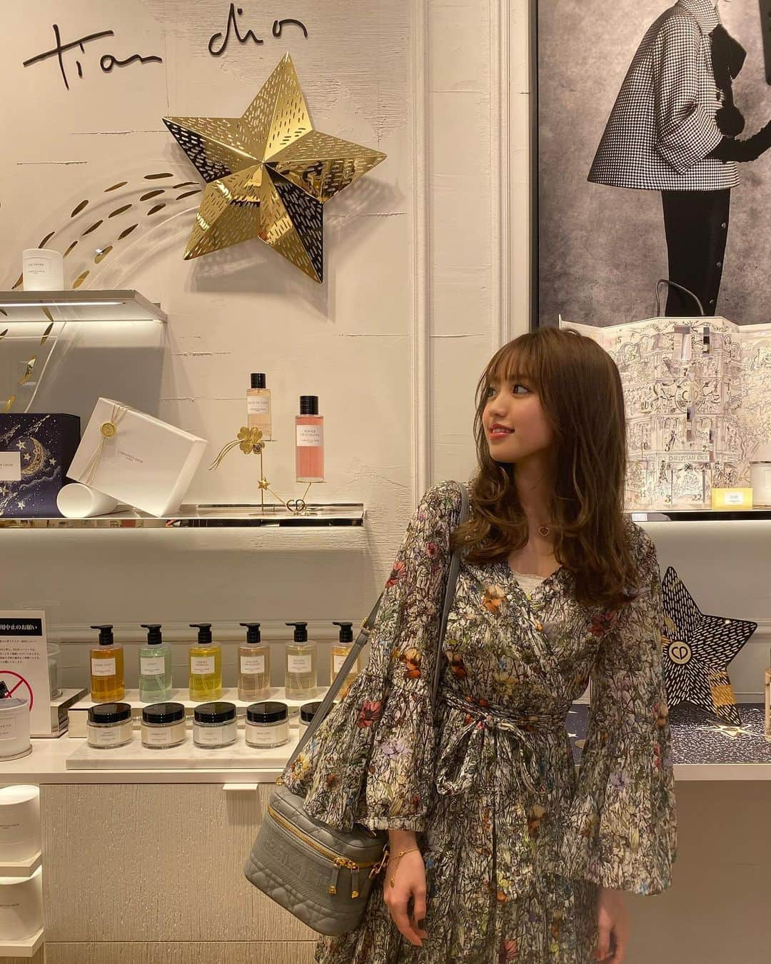 香音さんのインスタグラム写真 - (香音Instagram)「DIOR BEAUTY SHIBUYA コスメ、スキンケア、フレグランス素敵なアイテムがたくさんでした♡ @diormakeup @diorparfums  #dior #diormakeup #diorparfums」12月6日 20時27分 - kanon420_official