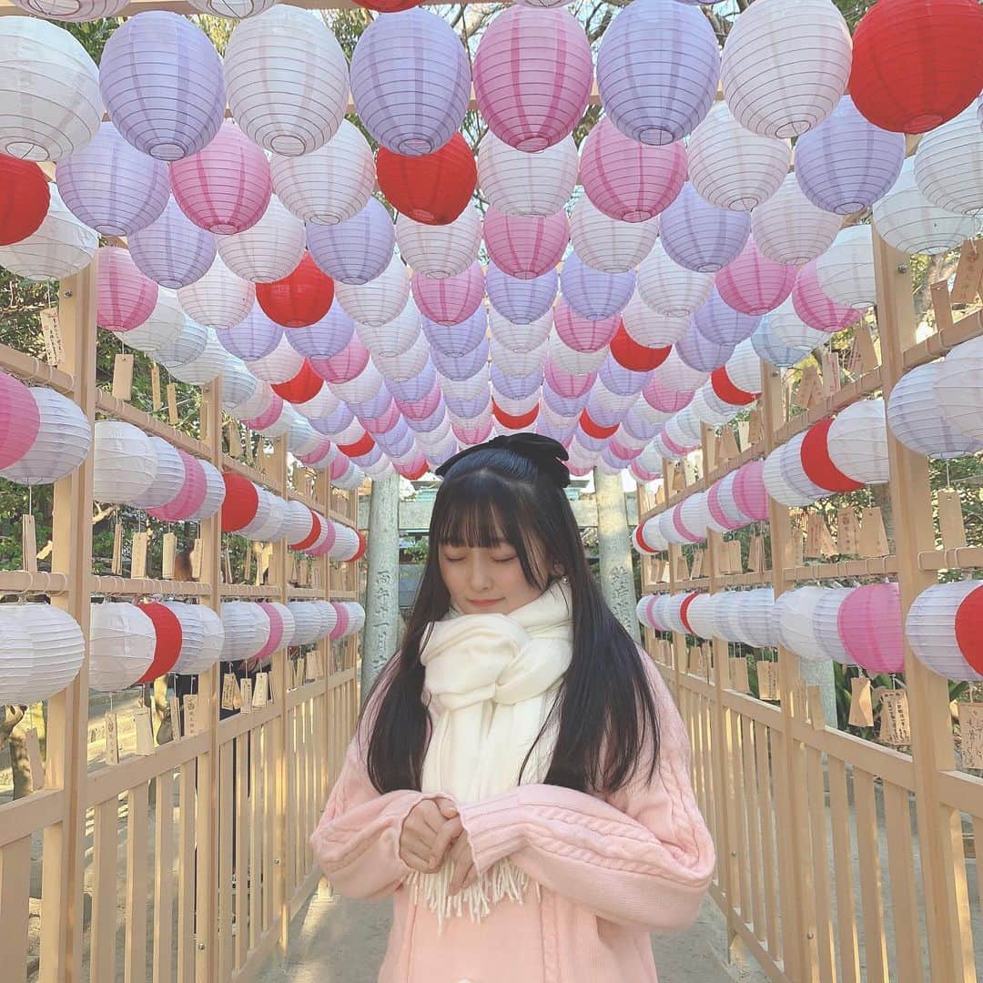 石橋颯さんのインスタグラム写真 - (石橋颯Instagram)「オンライン握手会終わりに 着替えて行ってきた〜💕 バリ可愛かった！  ※撮影の時だけマスク外してます😷  ･ ･ ･  #ootd #instagood #instalike #followme #いいね #アイドル #マフラー #現人神社 #福岡 #神社巡り」12月6日 20時43分 - ibuki__hkt48