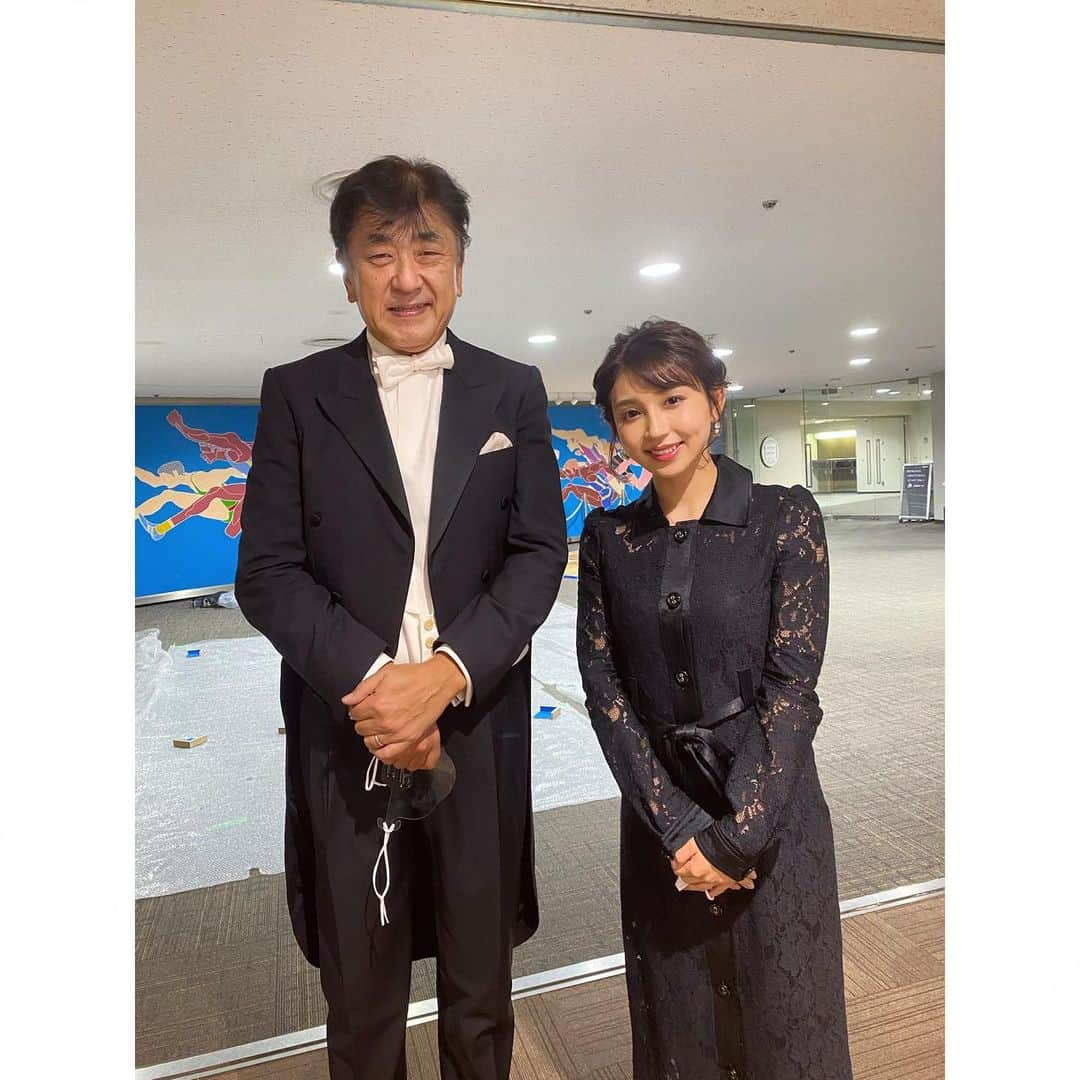 野嶋紗己子さんのインスタグラム写真 - (野嶋紗己子Instagram)「サントリー1万人の第九2020。﻿ ﻿ 総監督・指揮: 佐渡裕さん﻿ ゲスト: 反田恭平さん﻿ 総合司会: 霜降り明星 粗品さん﻿ ﻿ 全ての皆さまに、感謝しかありません。﻿ 本当に本当にありがとうございました！！﻿ ﻿ #サントリー1万人の第九#mbs﻿ #第九#つながる#ベートーヴェン#奇跡の第4楽章﻿ (※粗品さんとタイミング合わず、お着替え終わった後にお写真ご一緒させて頂きました。🙇🏻‍♀️)」12月6日 20時35分 - nojima_sakiko