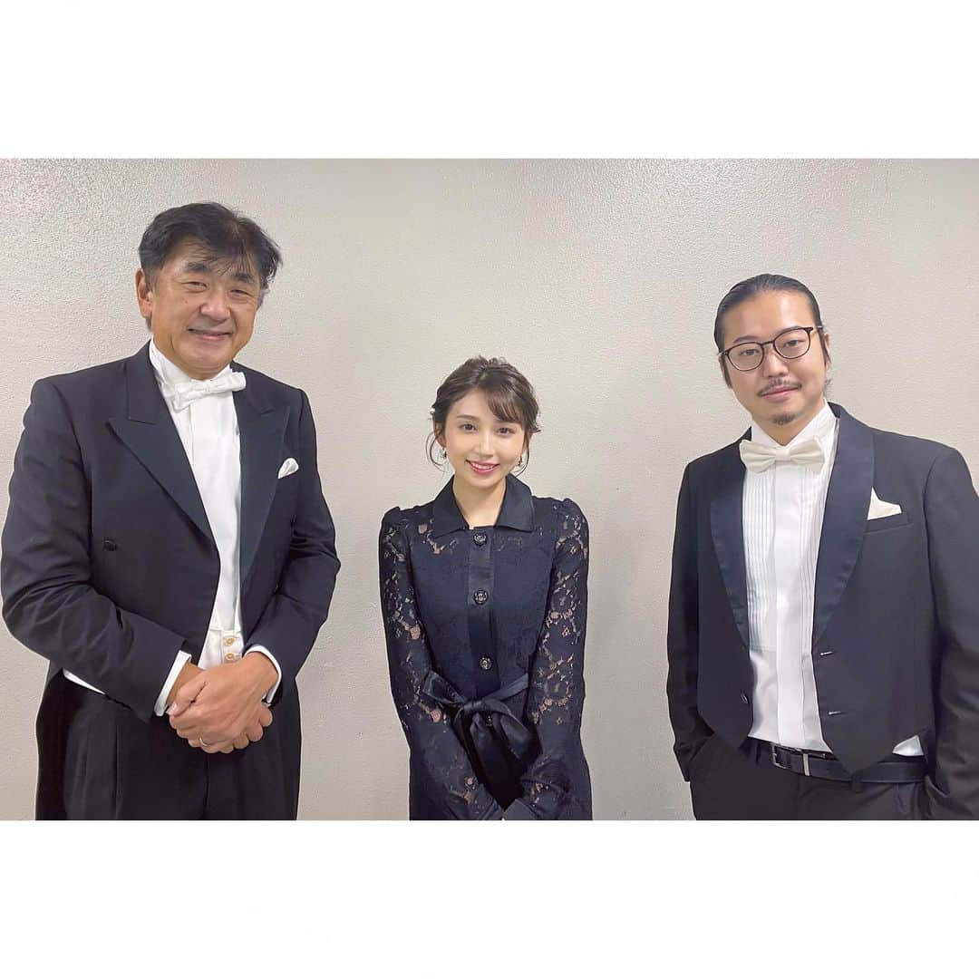 野嶋紗己子さんのインスタグラム写真 - (野嶋紗己子Instagram)「サントリー1万人の第九2020。﻿ ﻿ 総監督・指揮: 佐渡裕さん﻿ ゲスト: 反田恭平さん﻿ 総合司会: 霜降り明星 粗品さん﻿ ﻿ 全ての皆さまに、感謝しかありません。﻿ 本当に本当にありがとうございました！！﻿ ﻿ #サントリー1万人の第九#mbs﻿ #第九#つながる#ベートーヴェン#奇跡の第4楽章﻿ (※粗品さんとタイミング合わず、お着替え終わった後にお写真ご一緒させて頂きました。🙇🏻‍♀️)」12月6日 20時35分 - nojima_sakiko