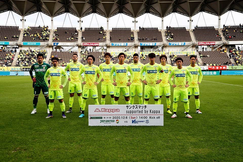高橋壱晟のインスタグラム：「大変な状況ですが、試合を開催するために準備してくださった方々に感謝します。 サッカーができることに喜びを感じ、成長へと繋げる。  勝つことができて良かったです！ 応援ありがとうございました！  #jefunited  #ジェフ千葉 #コロナに負けない」