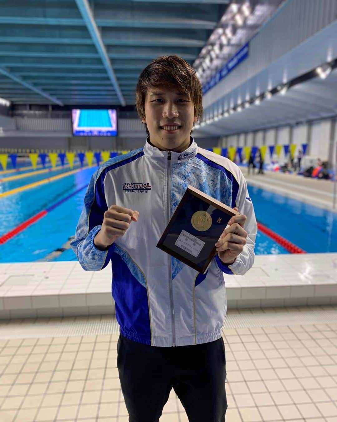 のインスタグラム：「: 今日で日本選手権が終わりました。 : : 2020年、色々な事がありましたがこうして試合が開催され、オリンピックのプールで泳げて、優勝することもできて、とても幸せです😊 : : 応援ありがとうございました😊 : : 100m FR 🥈 200m FR 🥇 400m FR 🥇 100m FLY 🥇」