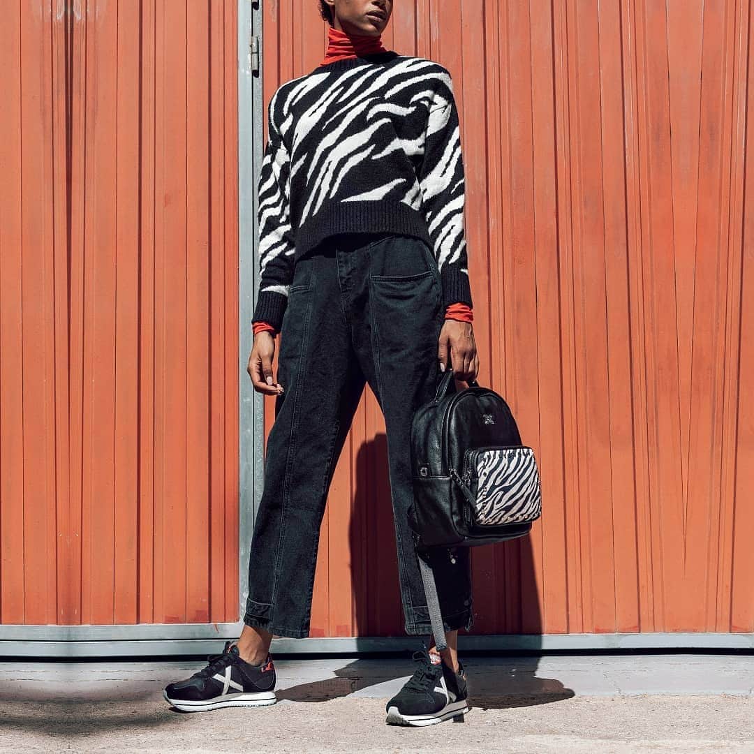 のインスタグラム：「• FW2020 C O L L E C T I O N •  #MunichSports #munichmoda #MassanaSky #AccesoriosMunich #fw2020」