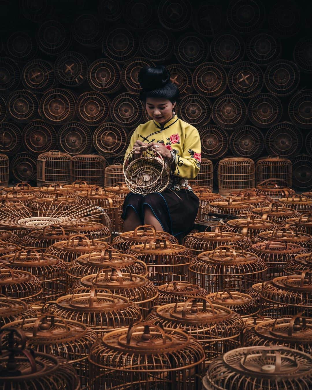 R̸K̸さんのインスタグラム写真 - (R̸K̸Instagram)「Attracted by its beauty, people caught the bird and put it in a cage, it's the tradition for the millennium in Asia. But today, people are keen about the quaint and fanciful handmade birdcage itself. This work encompasses all of the past and culture. #hellofrom Guizhou China ・ ・ ・ ・ #beautifuldestinations #earthfocus #earthoffcial #earthpix #thegreatplanet #discoverearth #awesome_earthpix #roamtheplanet #ourplanetdaily #lifeofadventure #nature #tentree #livingonearth  #theglobewanderer #visualambassadors #stayandwander #IamATraveler #TLPics #voyaged #sonyalpha #bealpha #aroundtheworldpix #artofvisuals #travellingthroughtheworld #cnntravel #complexphotos #d_signers #lonelyplanet #luxuryworldtraveler  @sonyalpha @hypebeast @highsnobiety @lightroom @soul.planet @earthfever @9gag @500px @paradise」12月6日 21時00分 - rkrkrk