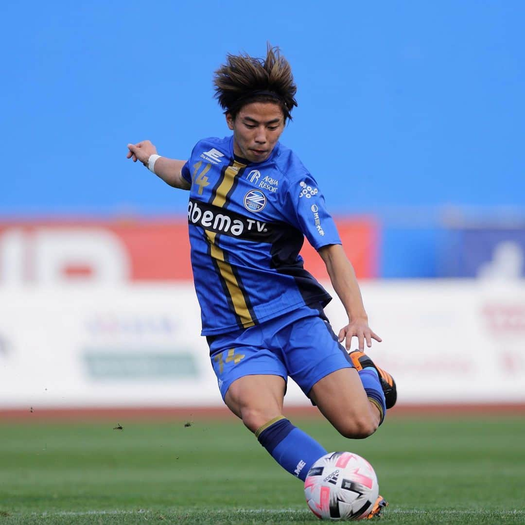 FC町田ゼルビアさんのインスタグラム写真 - (FC町田ゼルビアInstagram)「フォトギャラリー📸⚽️ ﻿ ◯ 町田 1 - 0 東京V ﻿ #奥山政幸 #福井光輝 #髙江麗央 #佐野海舟 #安藤瑞季 #ジョンチュングン #佐野海舟 #小田逸稀  #吉尾海夏 #中島裕希 #平戸太貴  #FC町田ゼルビア #zelvia #Jリーグ #サッカー #スポーツ #soccer #football #JLeague #町田﻿ #町田GIONスタジアム」12月6日 20時55分 - fcmachidazelvia