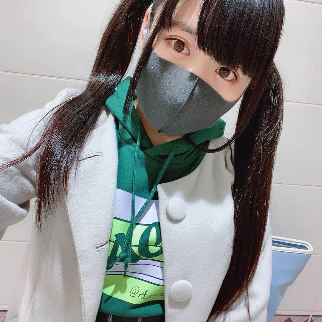 のインスタグラム：「やっぱりツインテールが好き😘  #ツインテール #グラビア #グラドル #黒髪ストレート #girl #ぱっつん前髪 #前髪 #ぱっつん #姫カット #アイドル #idol #ワールドエンドラヴァー #女優  #写真 #写真好きな人と繋がりたい #グラビア好きと繋がりたい #photooftheday #photography #actress #花咲希音 #自撮り#グラドル自画撮り部」