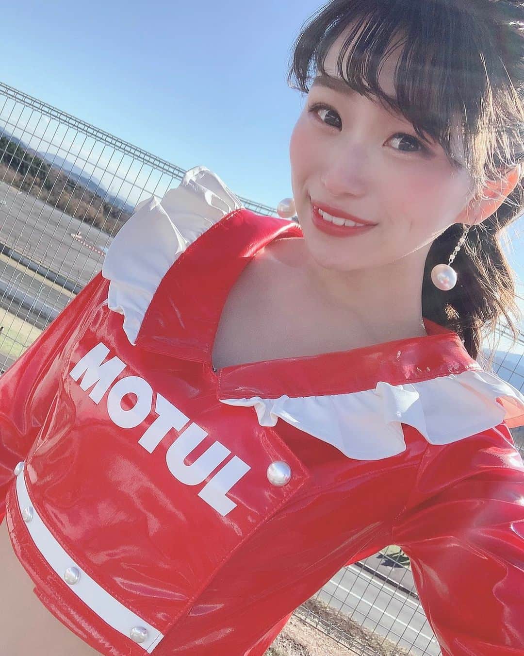 竹本ちえのインスタグラム：「. GT最終戦も晴れてた🤍❤️ ・ ・ ・ ・ #MOTUL #NISMO #NISSAN ⠀ #CRAFTSPORTS #3 ⠀ #gtr #gtrnismo #racecar #race⠀ #japan #japanese #japanesegirl  #supergt #racequeen #gridgirl ⠀ #instagood #followme⠀ #スーパーGT #レースクイーン」