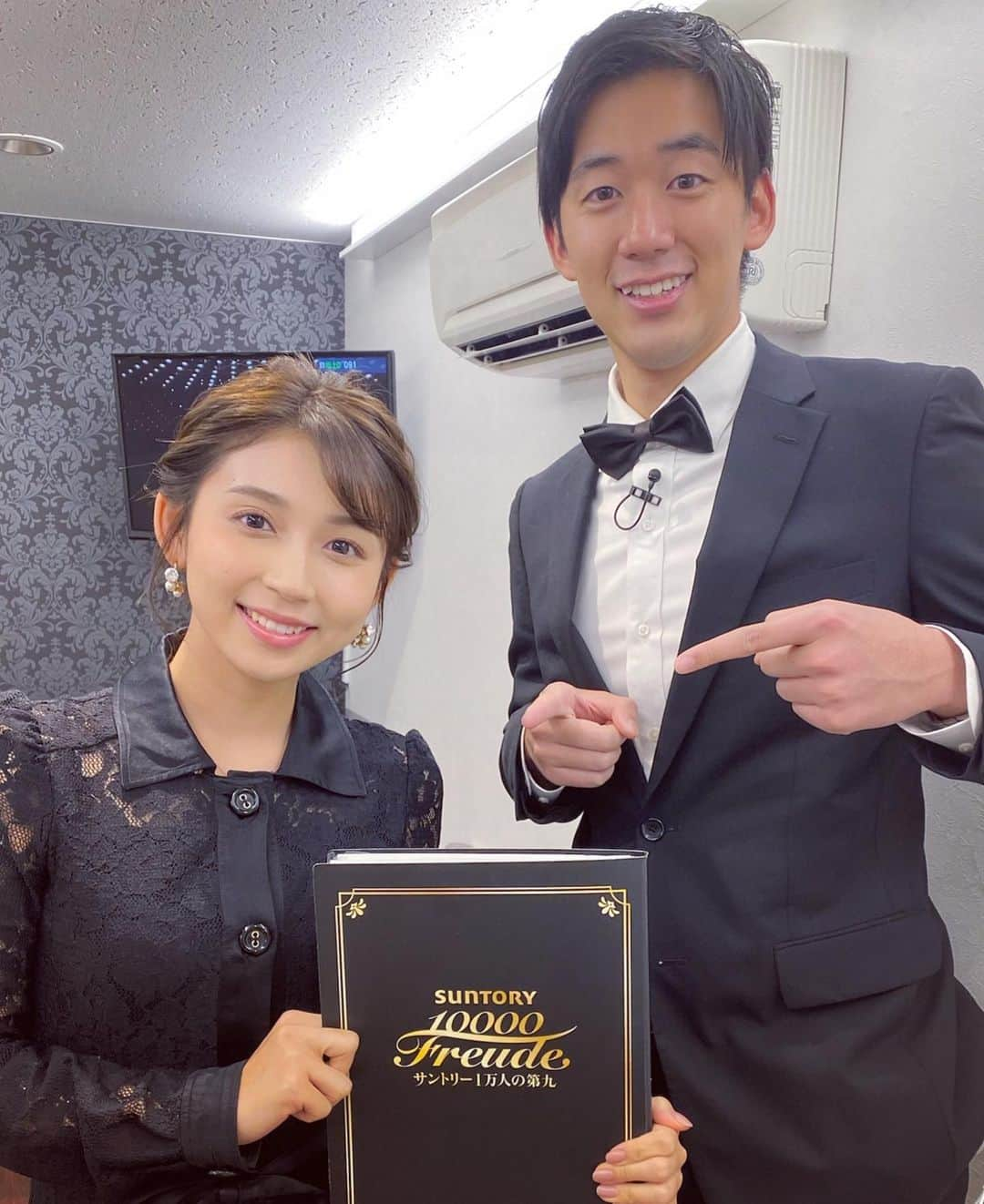 野嶋紗己子さんのインスタグラム写真 - (野嶋紗己子Instagram)「#サントリー1万人の第九2020﻿ ﻿ 2020年。「先の見えない不安、孤独、分断」﻿ そんな言葉をよく耳にし、実際にこれらを身をもって体感した方も多くいらっしゃると思います。﻿ ﻿ そんななか、﻿ 「こんな調べではない！」﻿ 「(この状況に)ひざまずくのか」と﻿ 私たちに問いかけるこの第九の歌詞。﻿ ﻿ 今年の「サントリー1万人の第九」は、﻿ 皆様が第九の歌詞に共感し、﻿ 希望をもって手を取り合いながら﻿ 共に明るい未来を築こうという﻿ 「心からの祈り・願い」が後押しとなり、﻿ 開催することができました。﻿ ﻿ 全国から動画投稿をしてくださった、﻿ 一万三百四十七人の皆さま。﻿ 開催を支えてくださったすべての皆さまに、﻿ 心からお礼申し上げます。﻿ ﻿ また、皆さまとこの会場で、歓喜の歌声を響かせることを心待ちにしております。﻿ ﻿ #第九 #MBS #サントリー #ベートーヴェン#感謝﻿ #去年に引き続き第九に携われて光栄でした﻿ #後輩の川地アナウンサー本当にお疲れ様でした！﻿」12月6日 21時04分 - nojima_sakiko