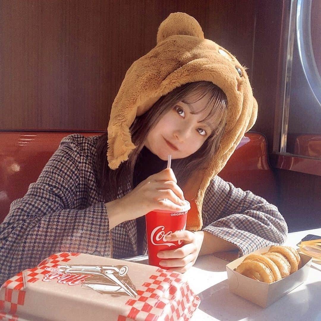 内海里来のインスタグラム：「🍔🥤 #ユニバ投稿続きます #ユニバフード #ユニバ #ティムコ #usjphoto #usj #instalike #lfl」