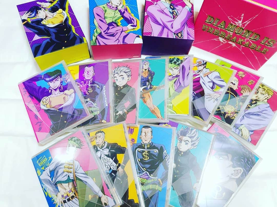 金原弘光のインスタグラム：「ジョジョの奇妙な冒険❗ ダイヤモンドは砕けないをやっと見終わったよ👍 いや～⤴むちゃくちゃ面白かった😄 この作者は天才だな✨変態だよ😱 #ジョジョの奇妙な冒険」