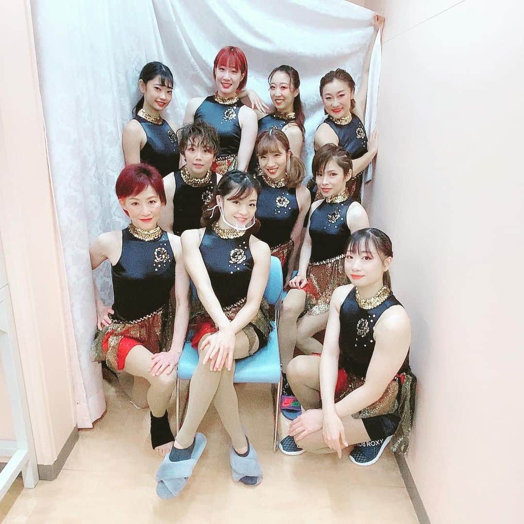 知念紗耶のインスタグラム：「KITAKAMIアーティスティックスポーツフェスタに参加させて頂きました！！ 本番ギリギリまでずっとマスクしてたから表情作れるか心配だったけど、お客さん入ったら楽しくて自然と笑顔になったよ☺️ メンバーの顔も久しぶりにちゃんと見た気がします😝 このご時世に無事に本番を迎え、パフォーマンスが出来て幸せでした✨ 貴重な変顔ショット載せておきます笑」