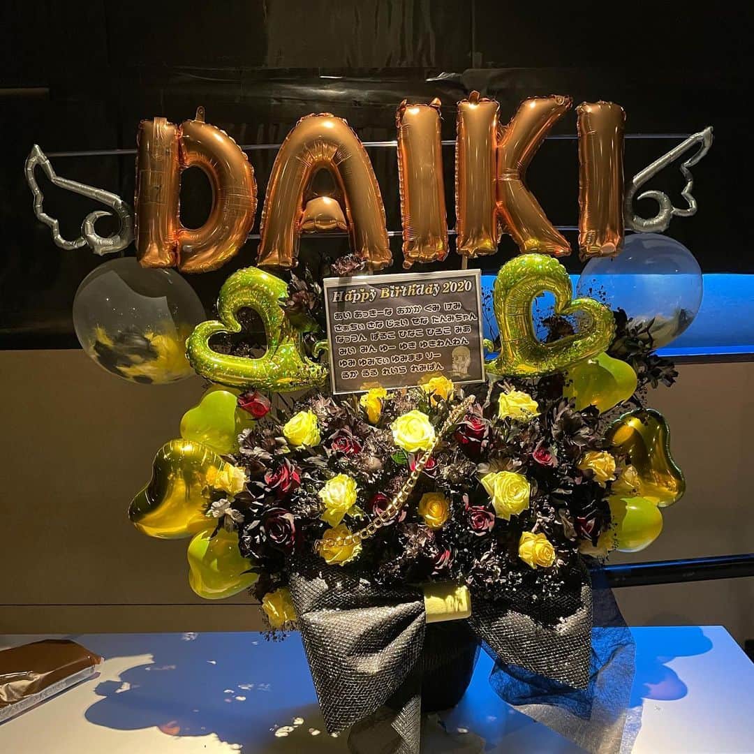 DAIKIのインスタグラム：「生誕ありがとうございました。 素敵な誕生日になりました！💛 これからも仲良くしてください♪ 演者やっててよかったー❤️」