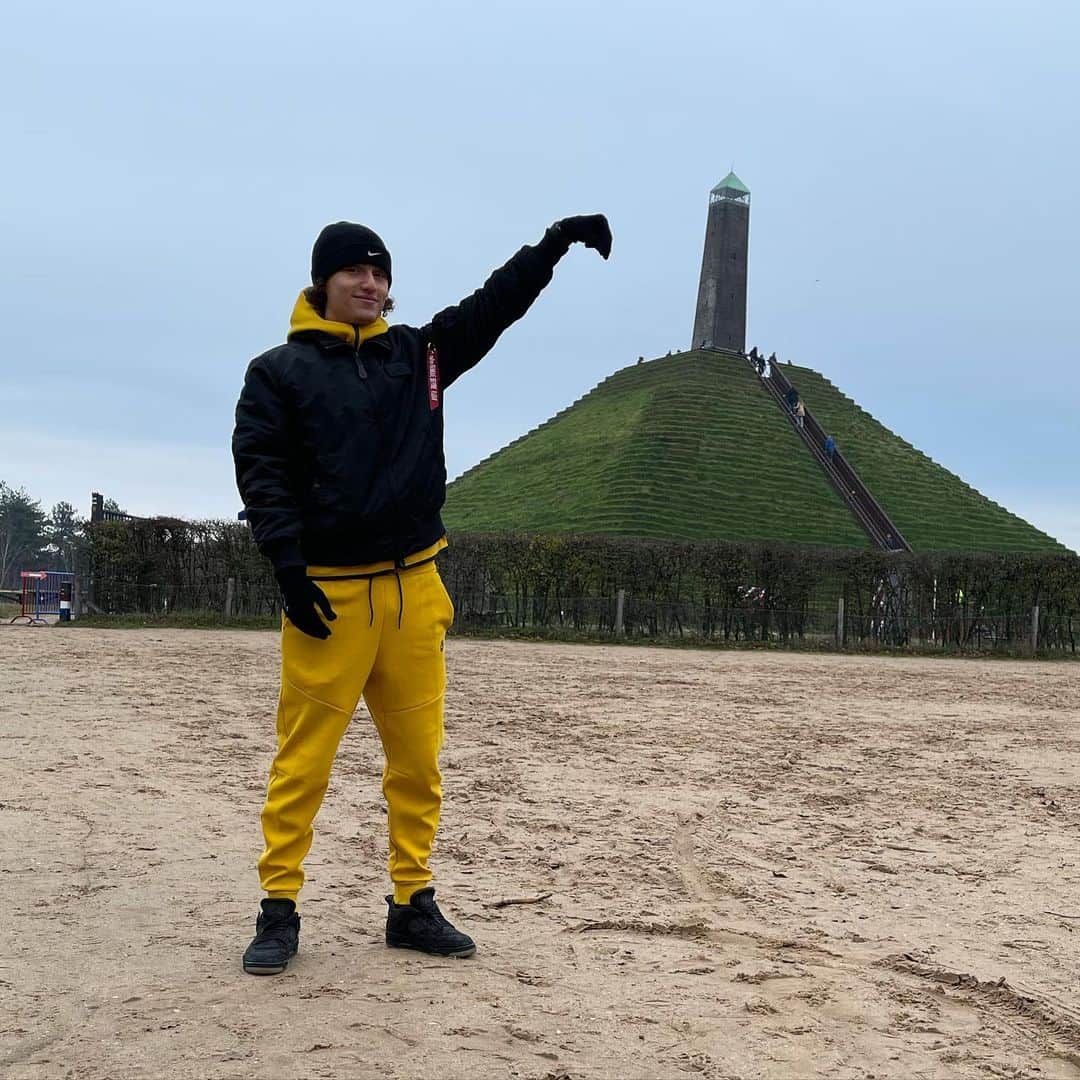 Kwebbelkopさんのインスタグラム写真 - (KwebbelkopInstagram)「I went to visit a real pyramid today, it was simply beautiful.」12月6日 21時39分 - kwebbelkop